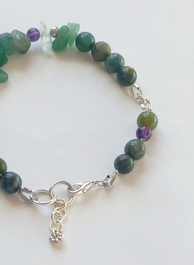 Pulsera de Jade Verde con Cuarzo transparente y cadenita